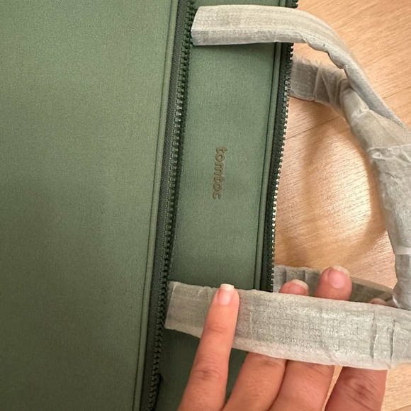 NWT tomtoc laptop bag - Picture 3 of 10